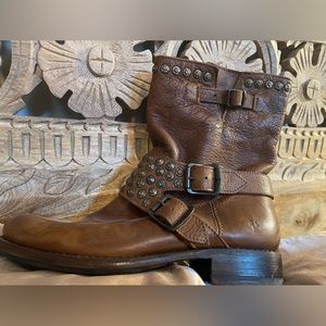 Frye Jenna studded moto boots. 8.5 brown. Never worn